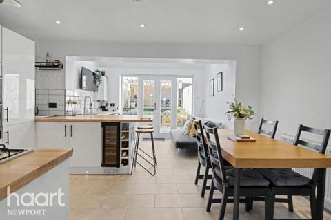 3 bedroom terraced house for sale, Rowan Way, Newport
