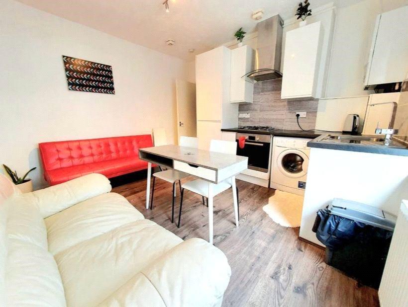 Kitchen/Reception