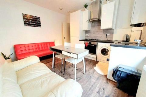 1 bedroom apartment to rent, Preston Close, London, SE1