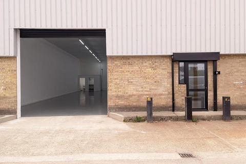 Warehouse to rent, Rosslyn Cres Harrow HA1 2RZ
