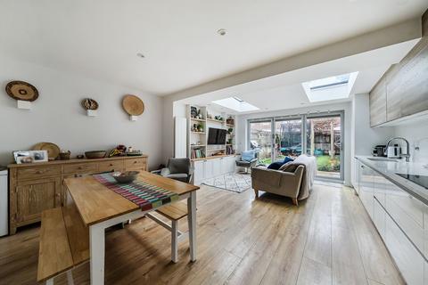Perryfield Way, Richmond, TW10