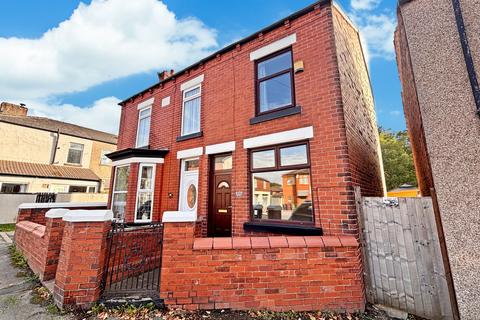 2 bedroom end of terrace house to rent, Church Street, Westhoughton, BL5
