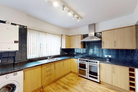 2 bedroom end of terrace house to rent, Church Street, Westhoughton, BL5