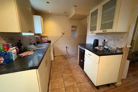 3 bedroom terraced house for sale, Tree Avenue, Droylsden