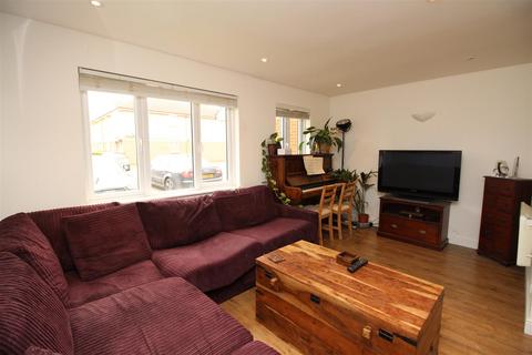 undefined, Chestnut Court, Hitchin SG5