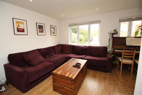 undefined, Chestnut Court, Hitchin SG5