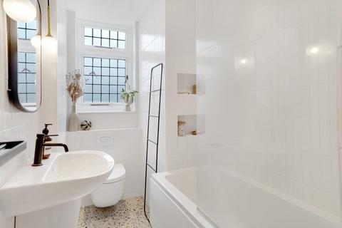 2 bedroom flat for sale, Perry Vale, Forest Hill, London, SE23