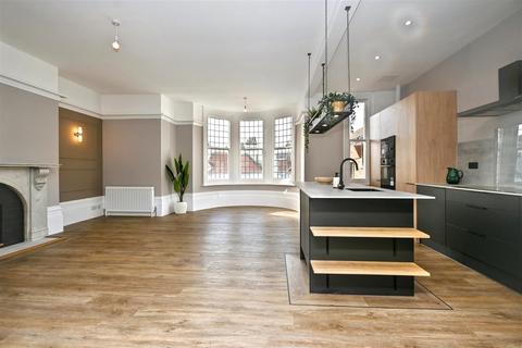 2 bedroom flat for sale, Spencer Road, Eastbourne