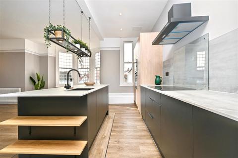 2 bedroom flat for sale, Spencer Road, Eastbourne