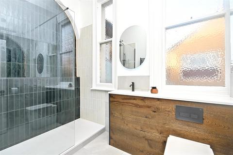 2 bedroom flat for sale, Spencer Road, Eastbourne