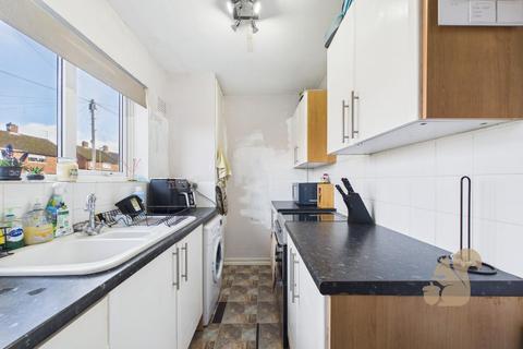 3 bedroom end of terrace house for sale, Monkwick Avenue, Colchester