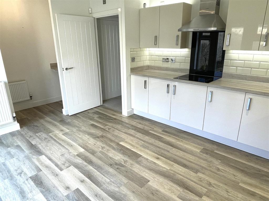 Kitchen alt angle.JPG
