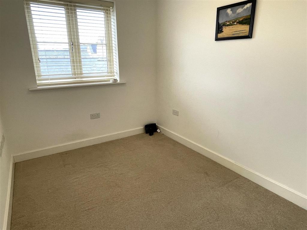 Bedroom 2.JPG