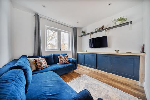 3 bedroom semi-detached house for sale, Chinbrook Road, London