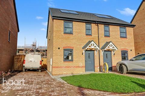 2 bedroom semi-detached house for sale, Dutch Close, Armthorpe, Doncaster