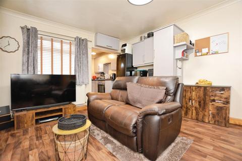2 bedroom terraced house for sale, Old Row, Burton-Upon-Stather, Scunthorpe