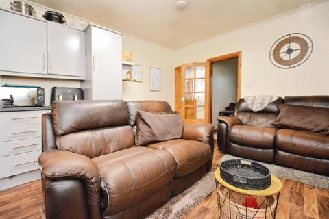 2 bedroom terraced house for sale, Old Row, Burton-Upon-Stather, Scunthorpe