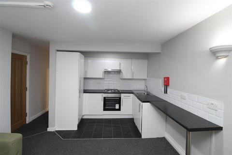 2 bedroom flat to rent, Colchester Avenue, Cardiff CF23