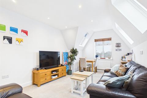 3 bedroom apartment for sale, Lymington Road, Highcliffe, Christchurch, Dorset, BH23