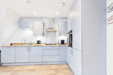 3 bedroom apartment for sale, Lymington Road, Highcliffe, Christchurch, Dorset, BH23