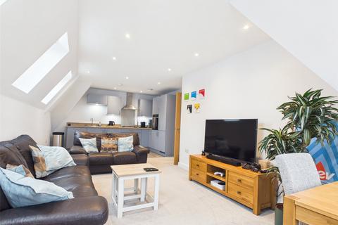 3 bedroom apartment for sale, Lymington Road, Highcliffe, Christchurch, Dorset, BH23