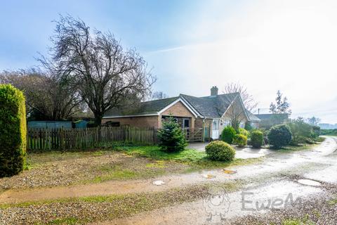 2 bedroom bungalow for sale, St. Edmunds Close, Forncett St. Peter, Norwich, Norfolk, NR16