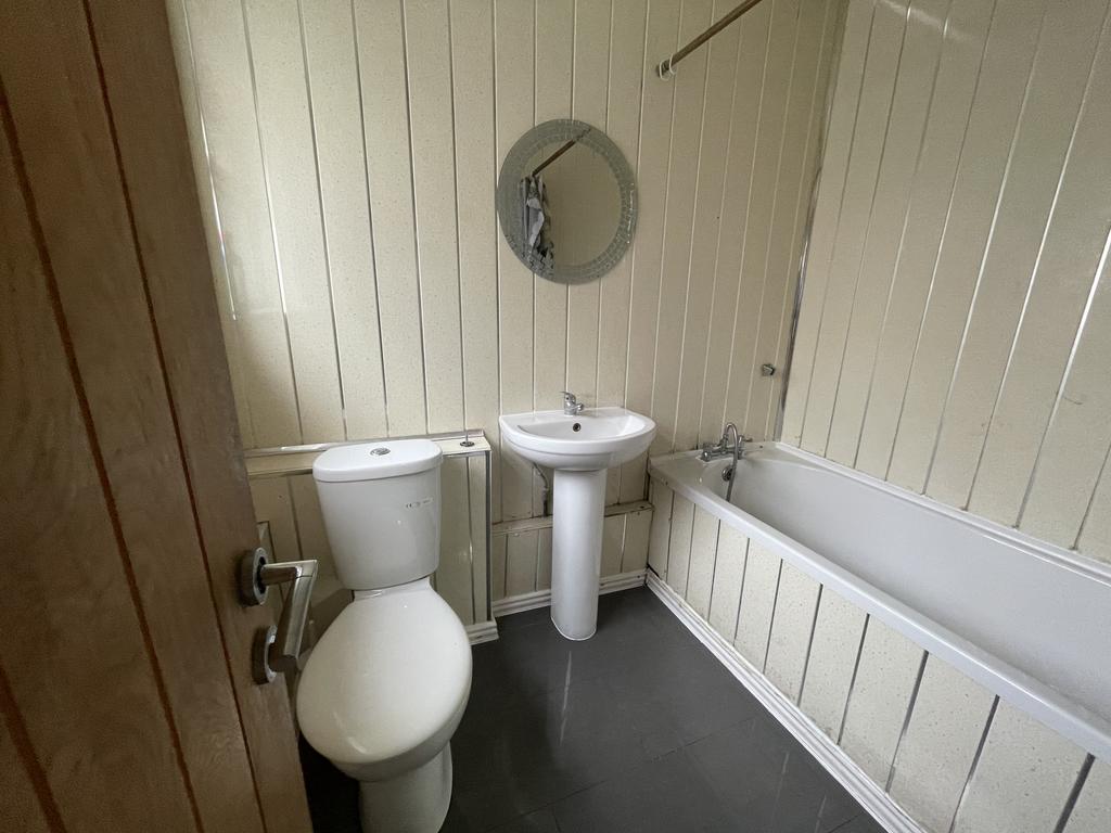 Bathroom.jpeg