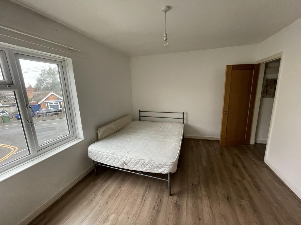Bed 1.jpeg