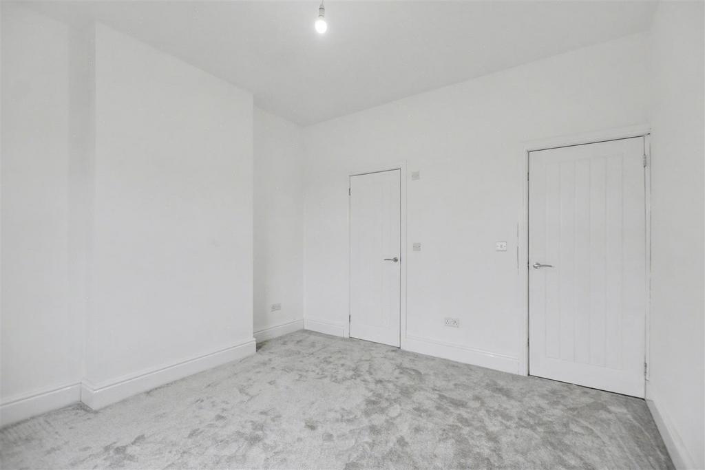 Bedroom 1 2.jpeg