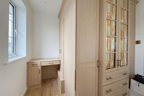 3 bedroom terraced house to rent, Dryfield Road, Edgware, HA8