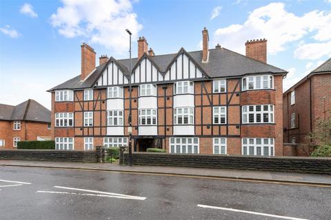 3 bedroom flat for sale, Ashley Road, Epsom