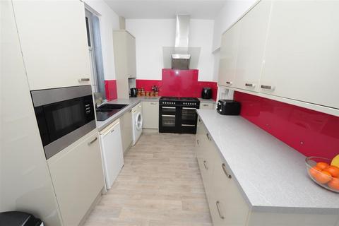 3 bedroom terraced house for sale, Highfield Road, Idle, Bradford