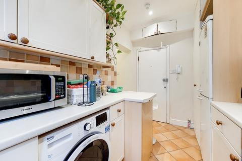 Studio to rent, Westbourne Gardens ,  London, W2