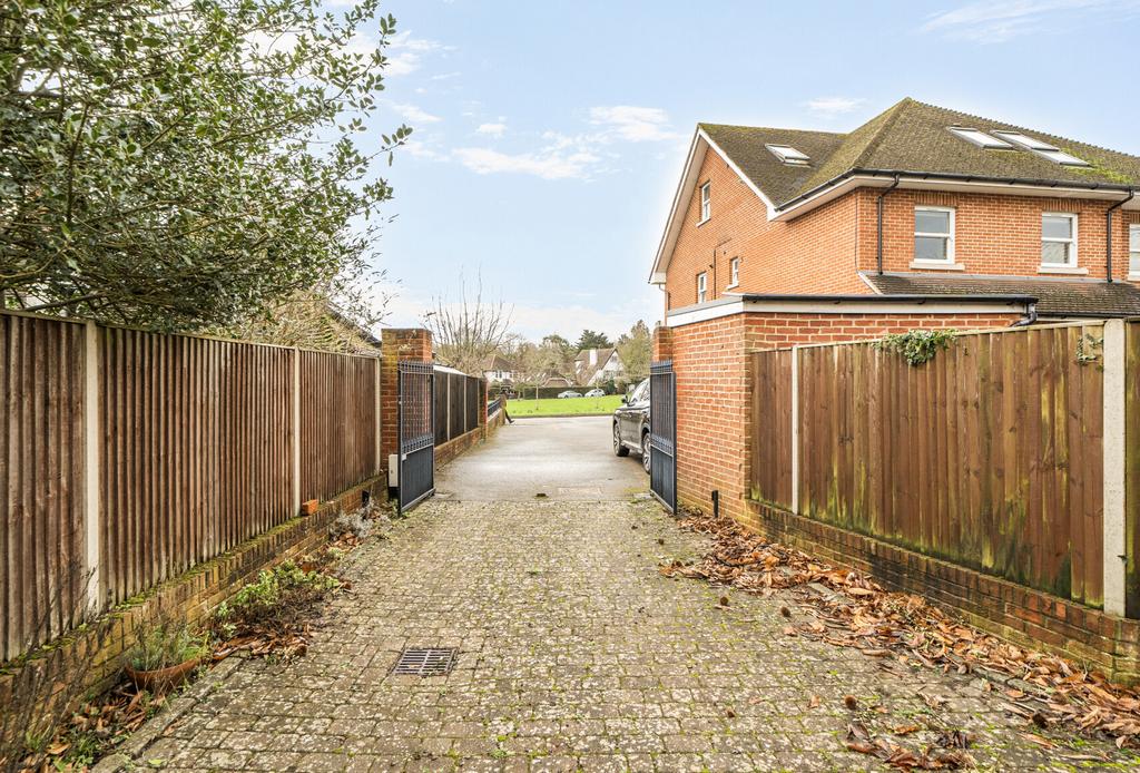 Gated Front Drive