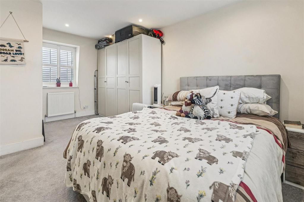FOR SALE - Graham Road, W4