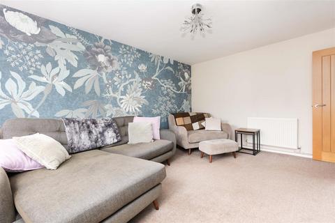 undefined, Holmdale, Letchworth Garden City, SG6 1QQ