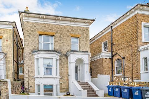 2 bedroom flat to rent, Richmond Road, Ealing, London, W5