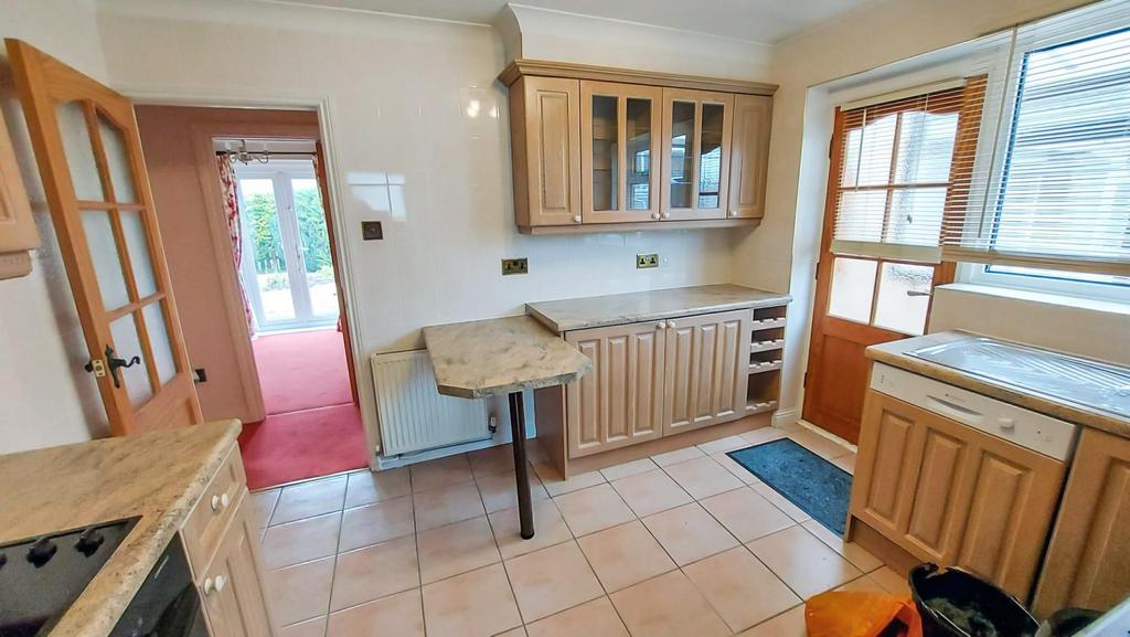Kitchen back door.jpg