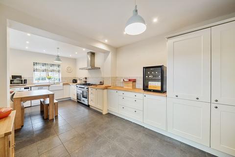 3 bedroom semi-detached house for sale, Station Road, Whyteleafe CR3