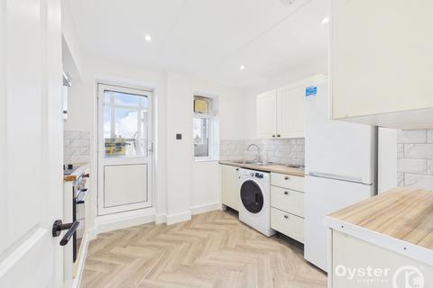 3 bedroom flat to rent, Bounds Green Road, Bounds Green Court Bounds Green Road, N11