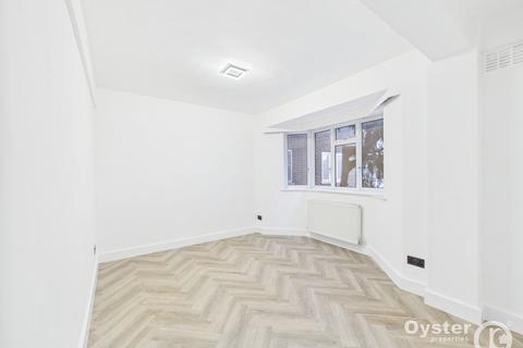 3 bedroom flat to rent, Bounds Green Road, Bounds Green Court Bounds Green Road, N11