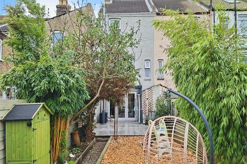 3 bedroom terraced house for sale, Rochester Avenue, Rochester