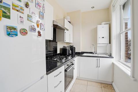 1 bedroom apartment for sale, Barry Road, East Dulwich, London, SE22