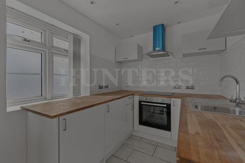 Studio to rent, Acton lane, London, NW10