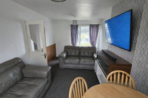 4 bedroom semi-detached house for sale, Broadstone Way, Bradford, BD4 9BJ