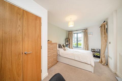 2 bedroom flat for sale, Cowley Road, London SW9