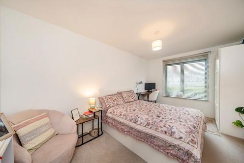 2 bedroom flat for sale, Cowley Road, London SW9