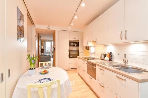 2 bedroom flat for sale, Sutton Park Road, Seaford, East Sussex