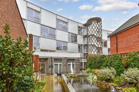 2 bedroom flat for sale, Hortsley, Seaford BN25