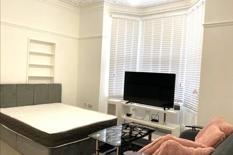 undefined, Warren Close, Bexleyheath, Kent, DA6